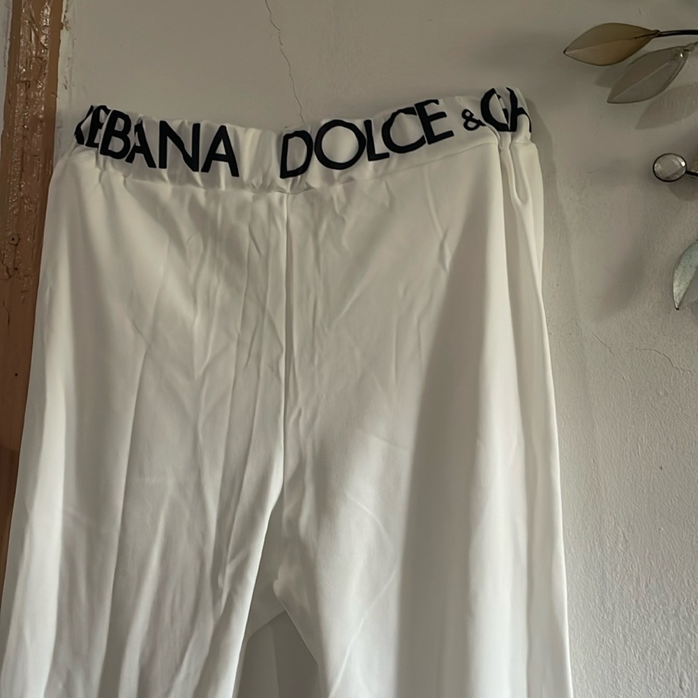 White And Black Stretch Pants And Crop Top